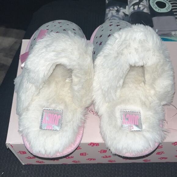 ON SALE ‼️ NWT Juicy By Juicy Couture Sonora Girls Slip-On Slippers - Picture 2 of 6